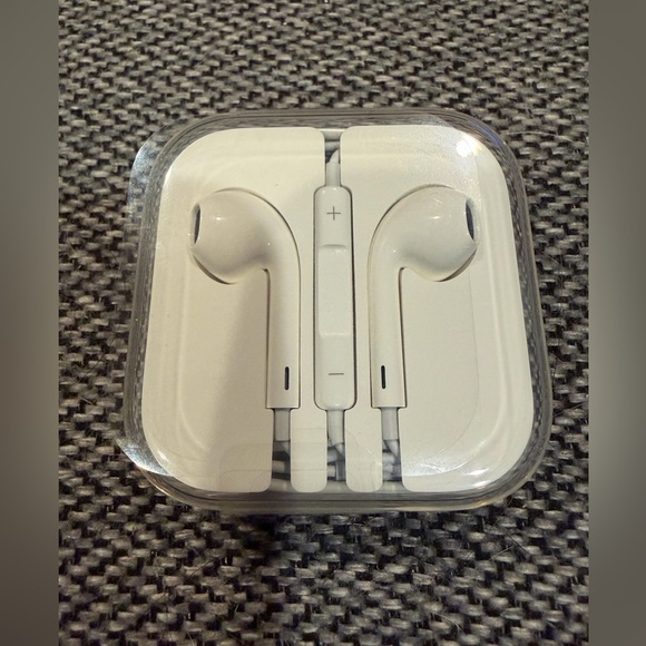 Apple Other - Apple iPhone EarPods With USB-C Connector